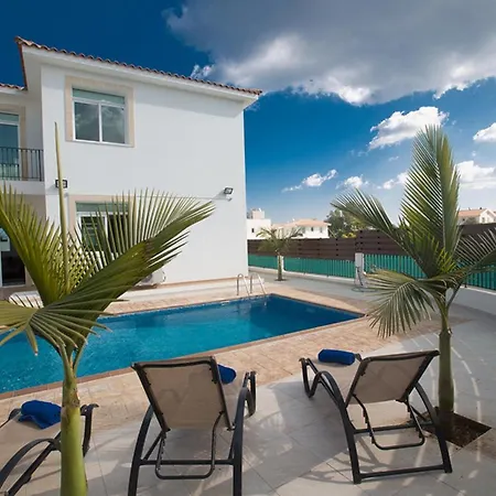 Three Bedrooms 1273 Πρωταράς