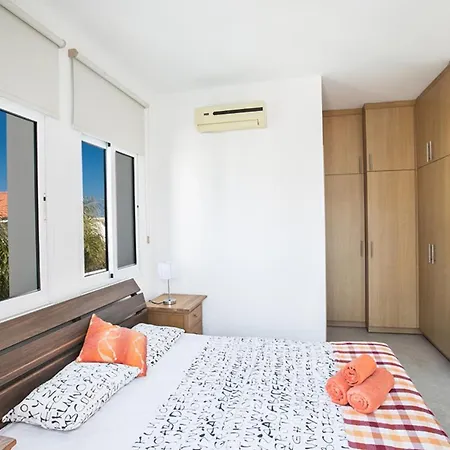 Three Bedrooms 1273 Βίλα