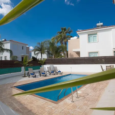 Three Bedrooms 1273 * Πρωταράς