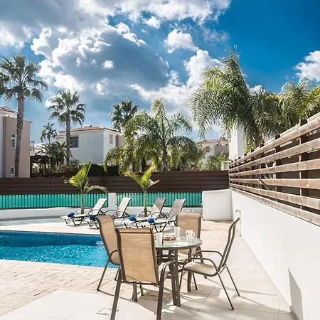 Βίλα Three Bedrooms 1273